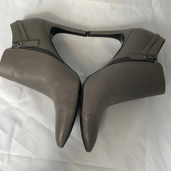 COLE HAAN Yasmine Pointed Toe Slim Heel Ankle Booties Grey Leather Buckle 9.5 - Picture 6 of 15